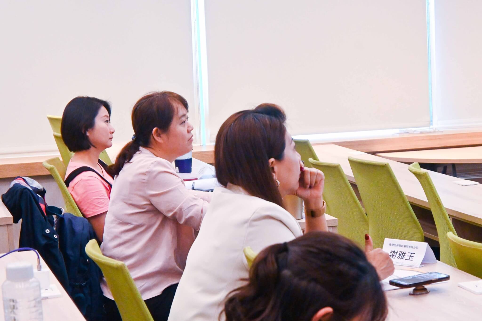 來自各領域 HR 人資夥伴投入心理肌力講解_路晰書 ✕ 莘承 HR 內訓體驗會