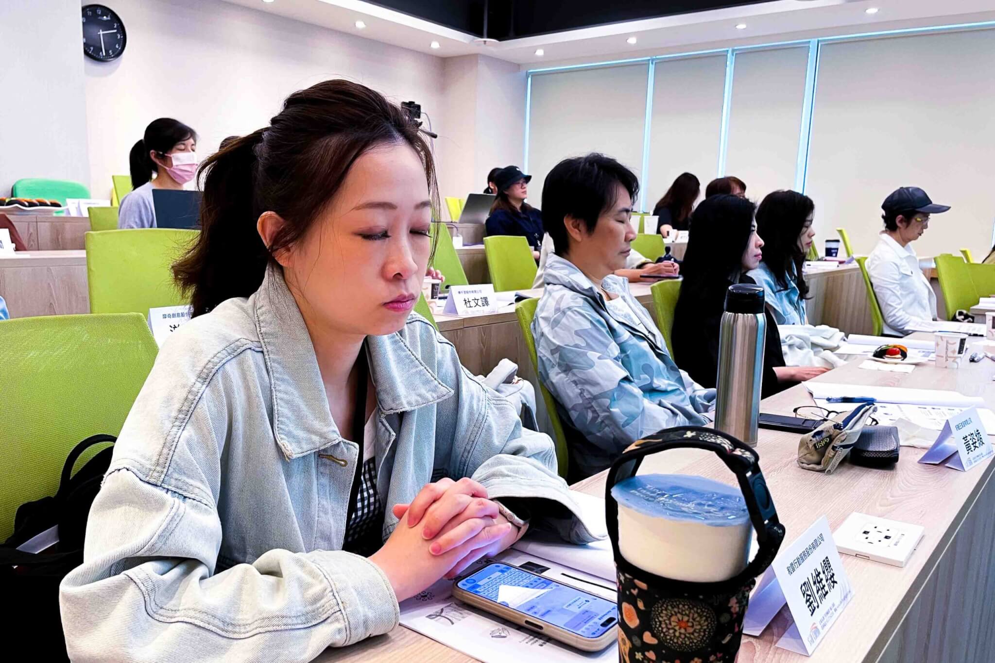 打造高心理安全感職場第一步：提升覺察，林近心理師帶領現場 HR 夥伴體驗科學呼吸練習_路晰書 ✕ 莘承 HR 內訓體驗會